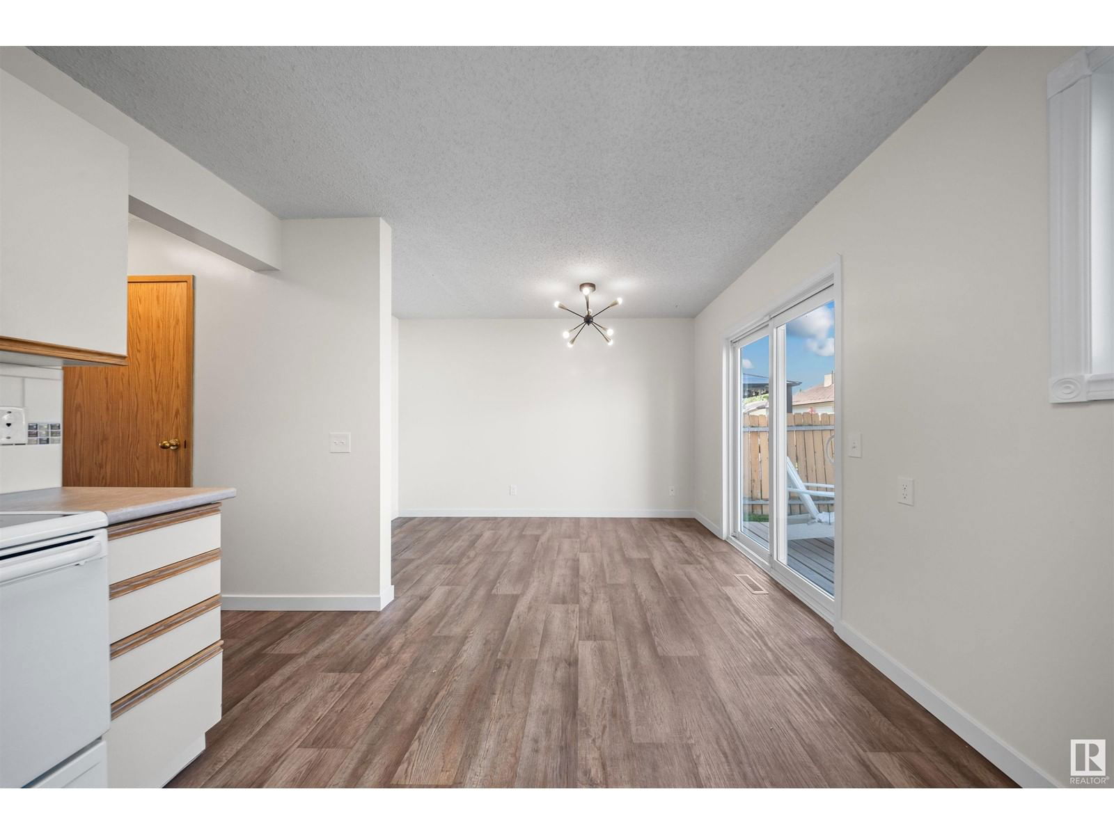 332 Kirkpatrick Cr Edmonton, Alberta