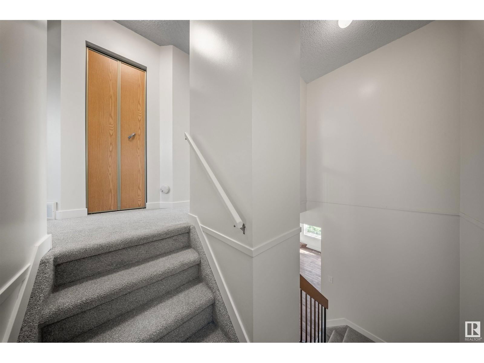 332 Kirkpatrick Cr Edmonton, Alberta