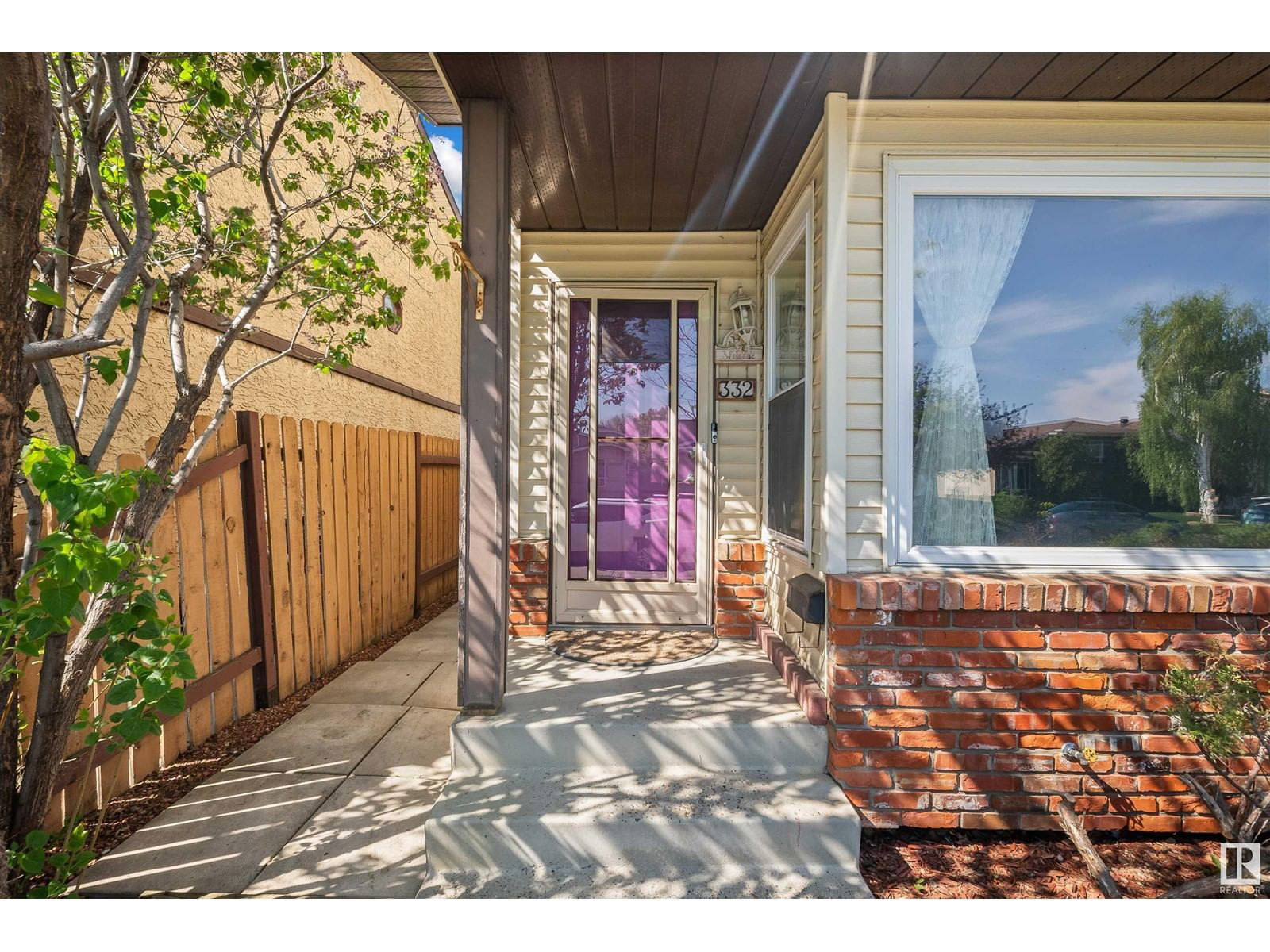 332 Kirkpatrick Cr Edmonton, Alberta