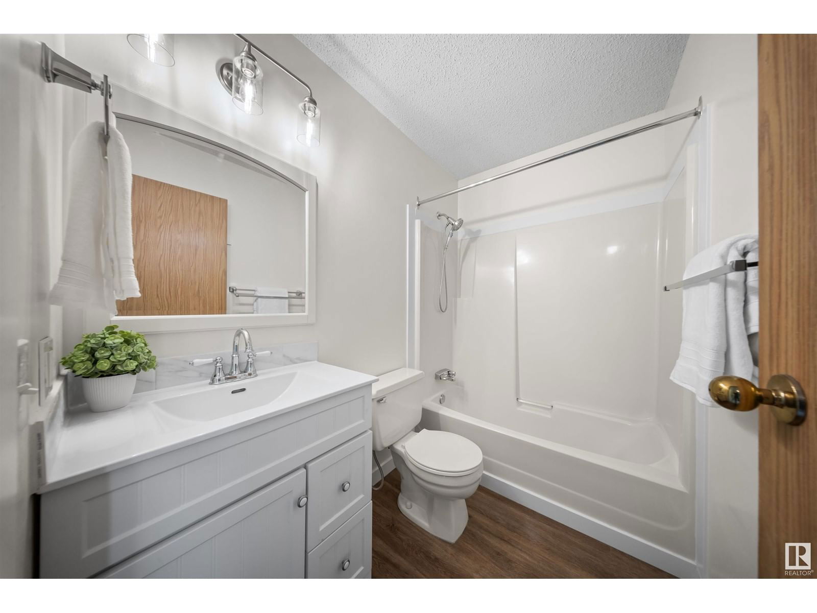 332 Kirkpatrick Cr Edmonton, Alberta