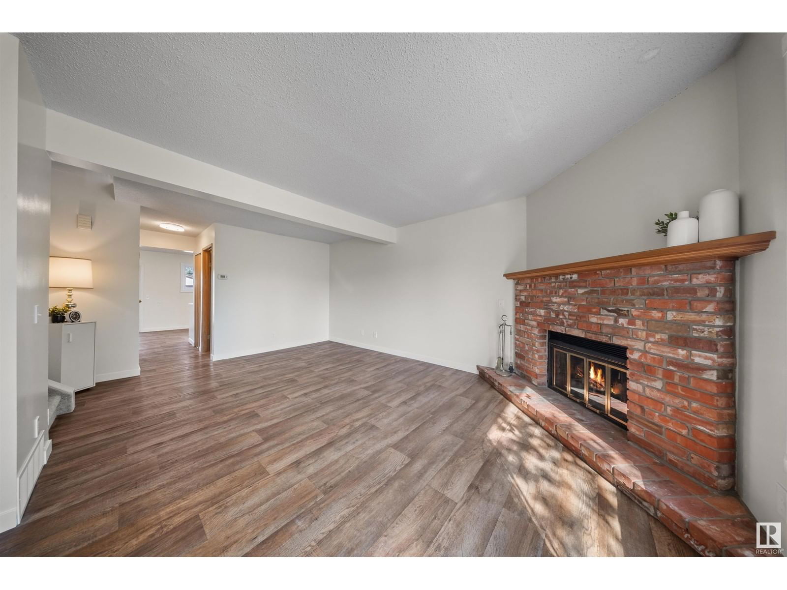 332 Kirkpatrick Cr Edmonton, Alberta