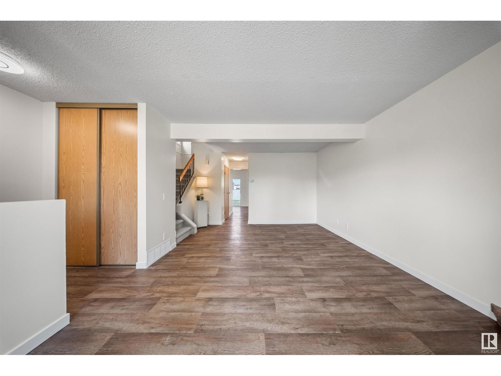 332 Kirkpatrick Cr Edmonton, Alberta