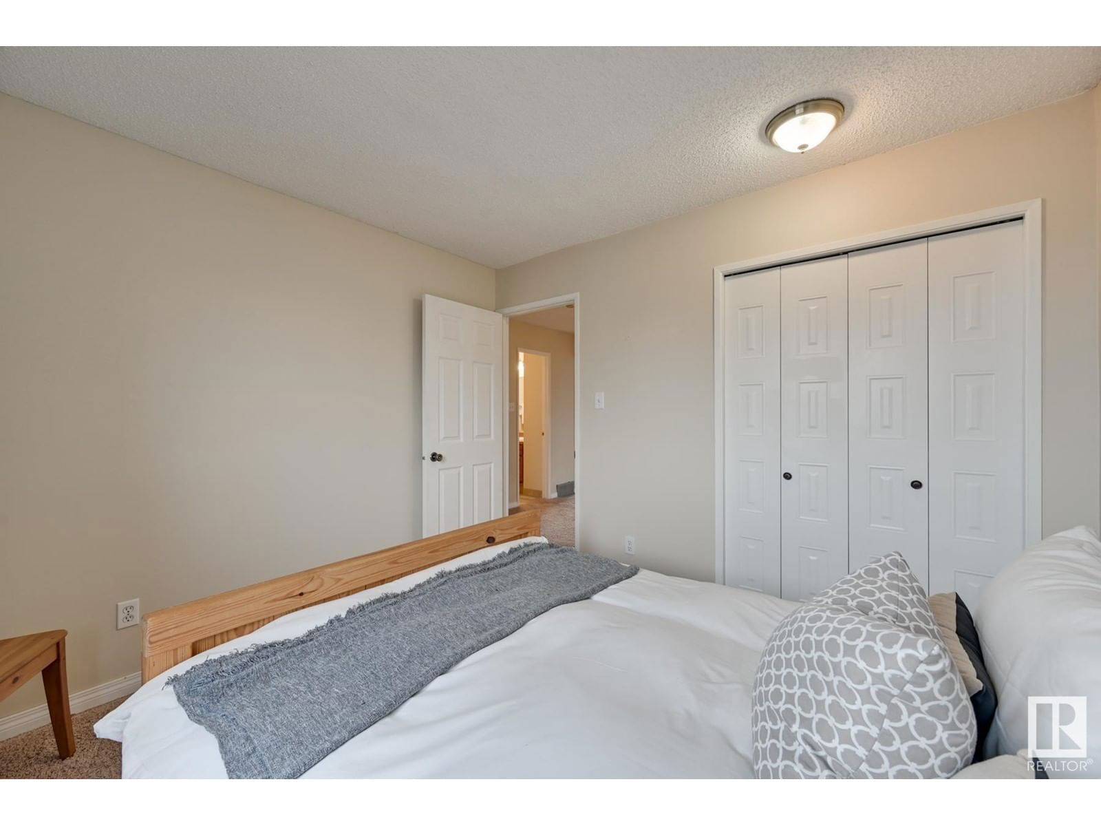 10440 16 Avenue Avenue Edmonton, Alberta