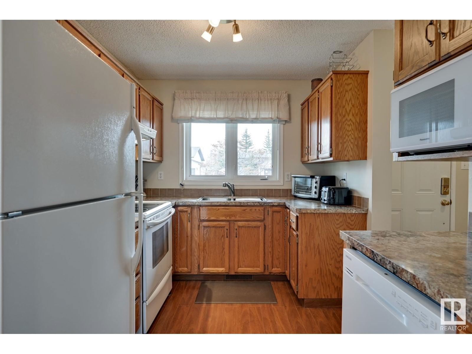 10440 16 Avenue Avenue Edmonton, Alberta