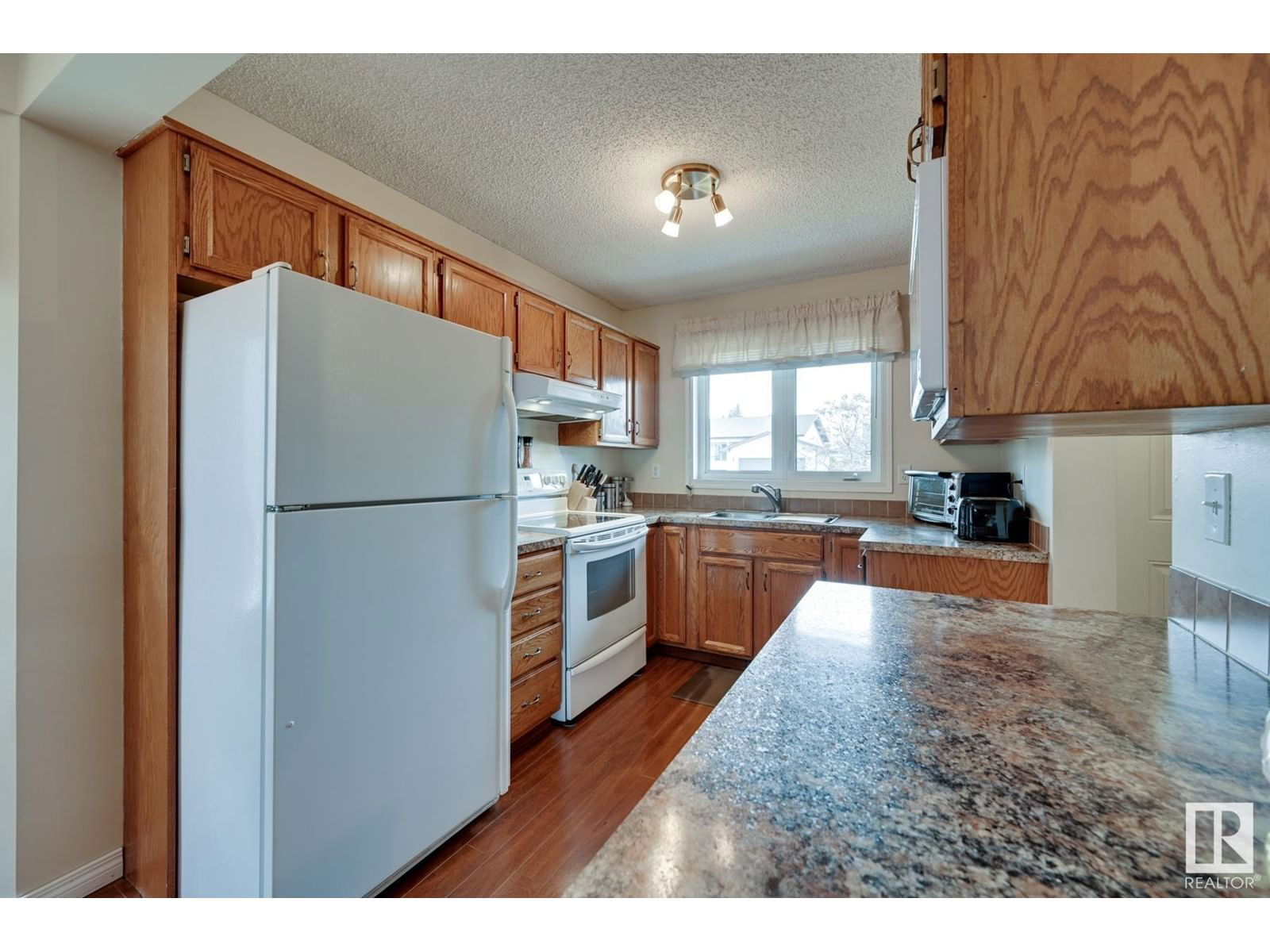 10440 16 Avenue Avenue Edmonton, Alberta