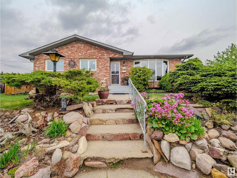 Nw - 13303 75 St Edmonton, Alberta
