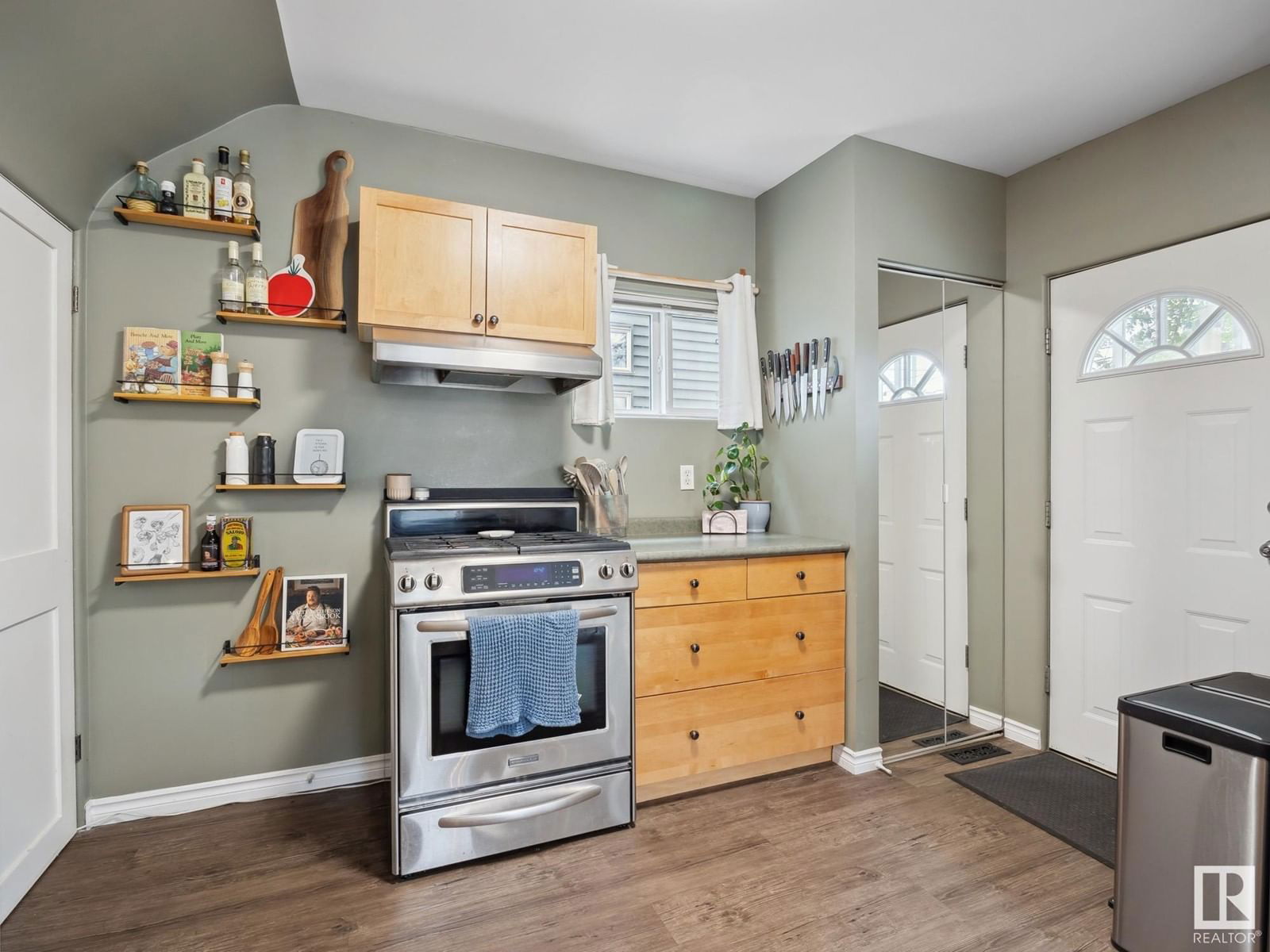 Nw - 11211 95a St Edmonton, Alberta