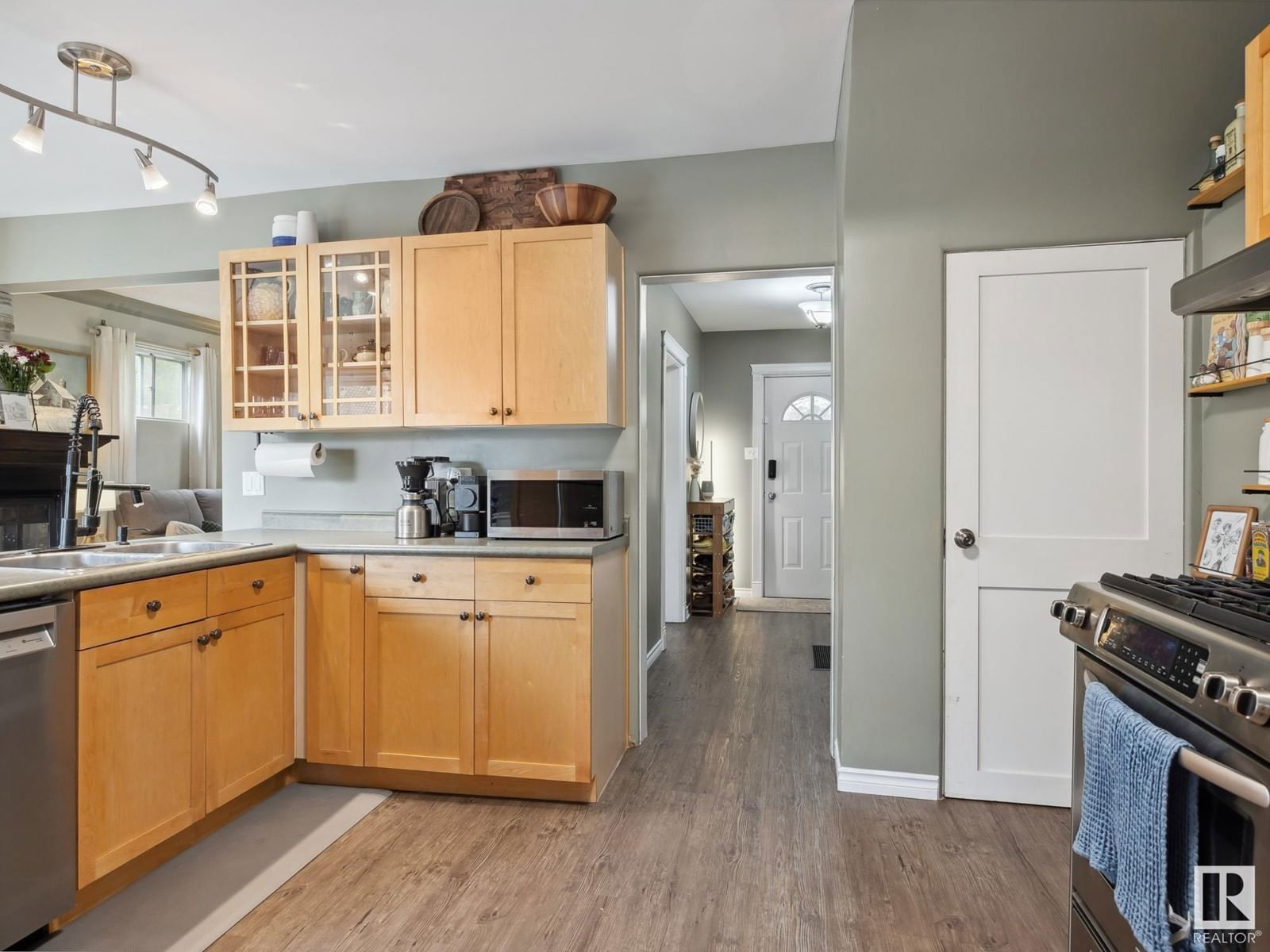 Nw - 11211 95a St Edmonton, Alberta