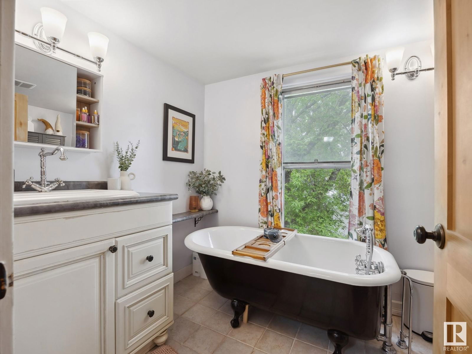 Nw - 11211 95a St Edmonton, Alberta