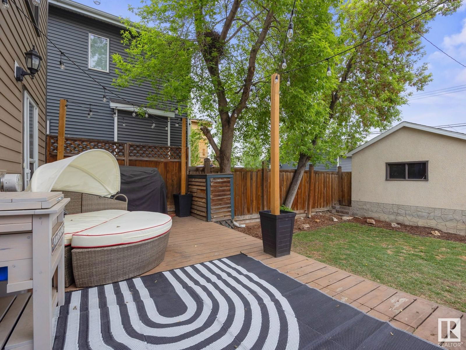 Nw - 11211 95a St Edmonton, Alberta