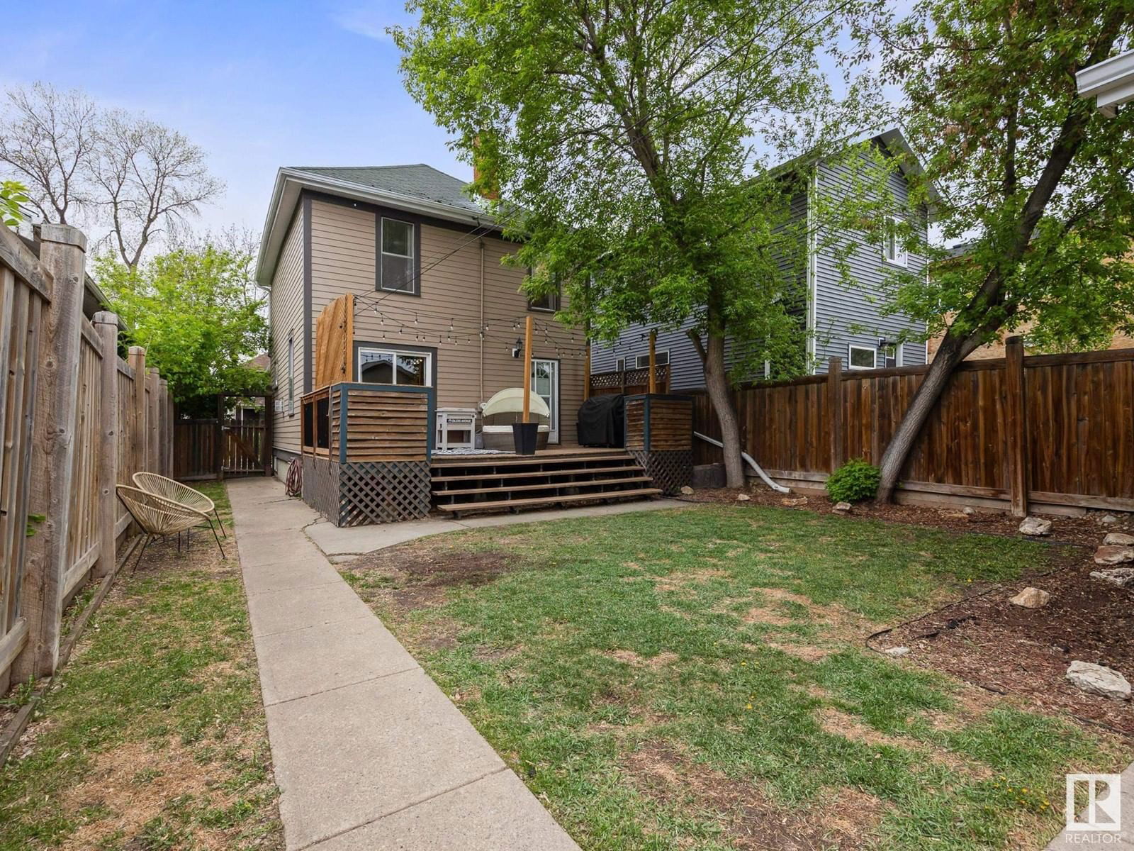 Nw - 11211 95a St Edmonton, Alberta