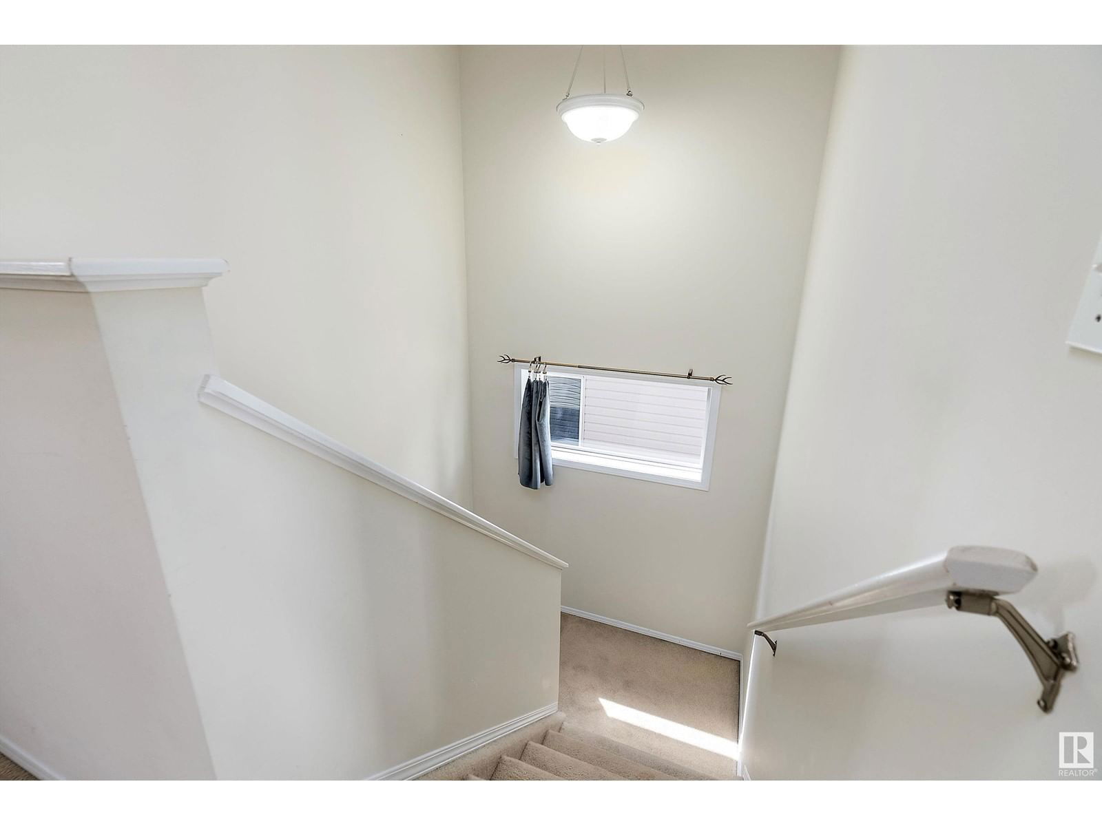 1107 Hyndman Rd Edmonton, Alberta
