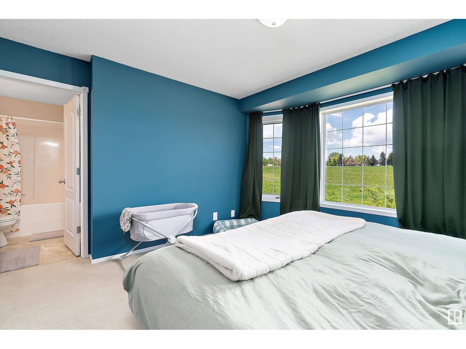 1107 Hyndman Rd Edmonton, Alberta