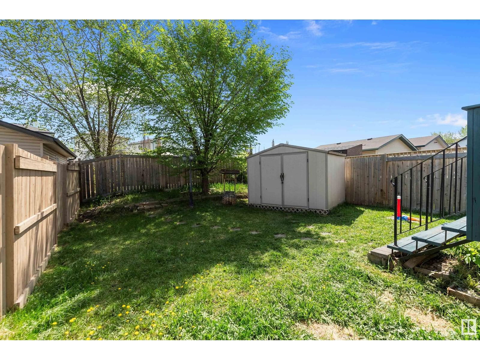 1107 Hyndman Rd Edmonton, Alberta