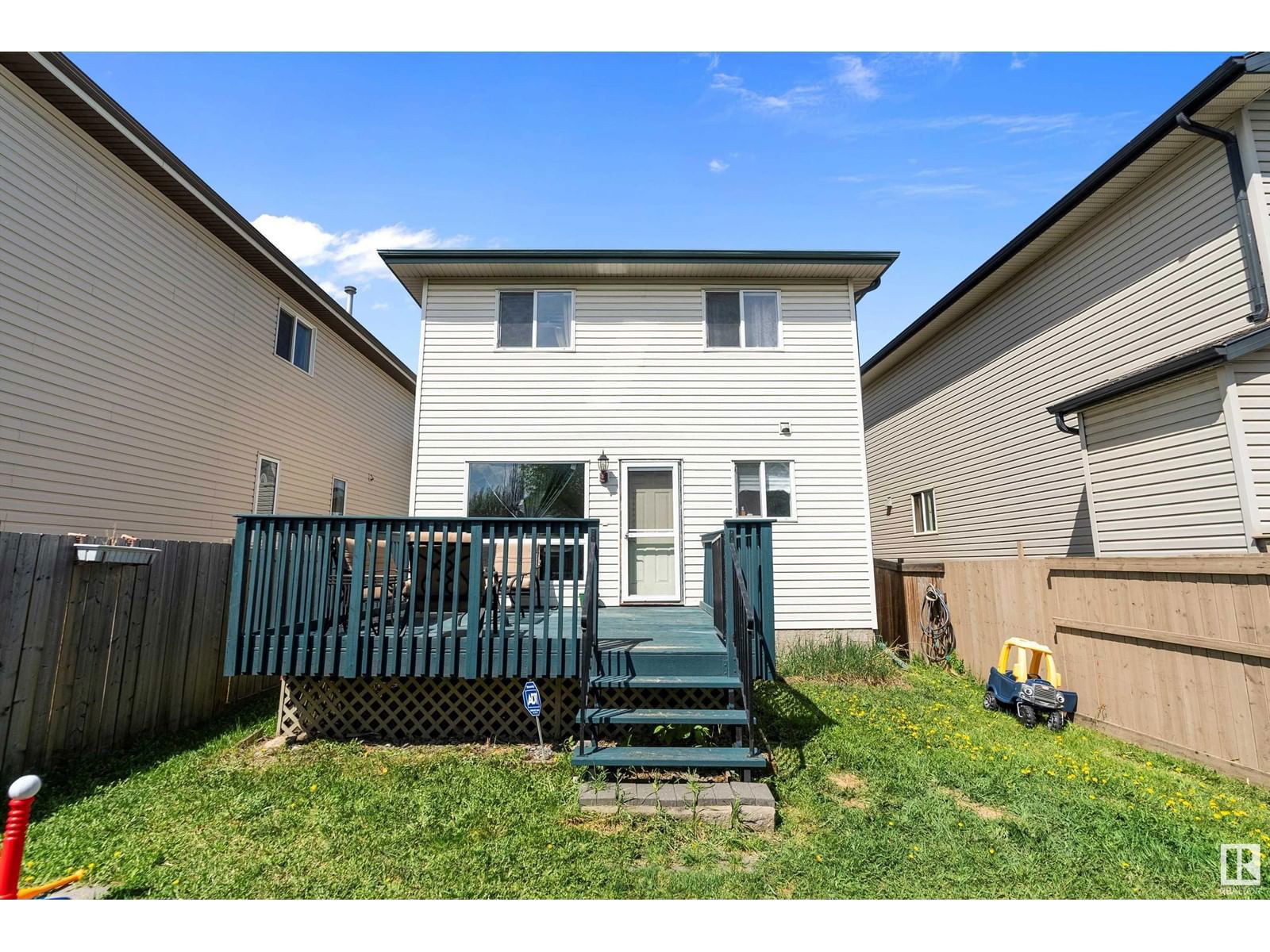 1107 Hyndman Rd Edmonton, Alberta