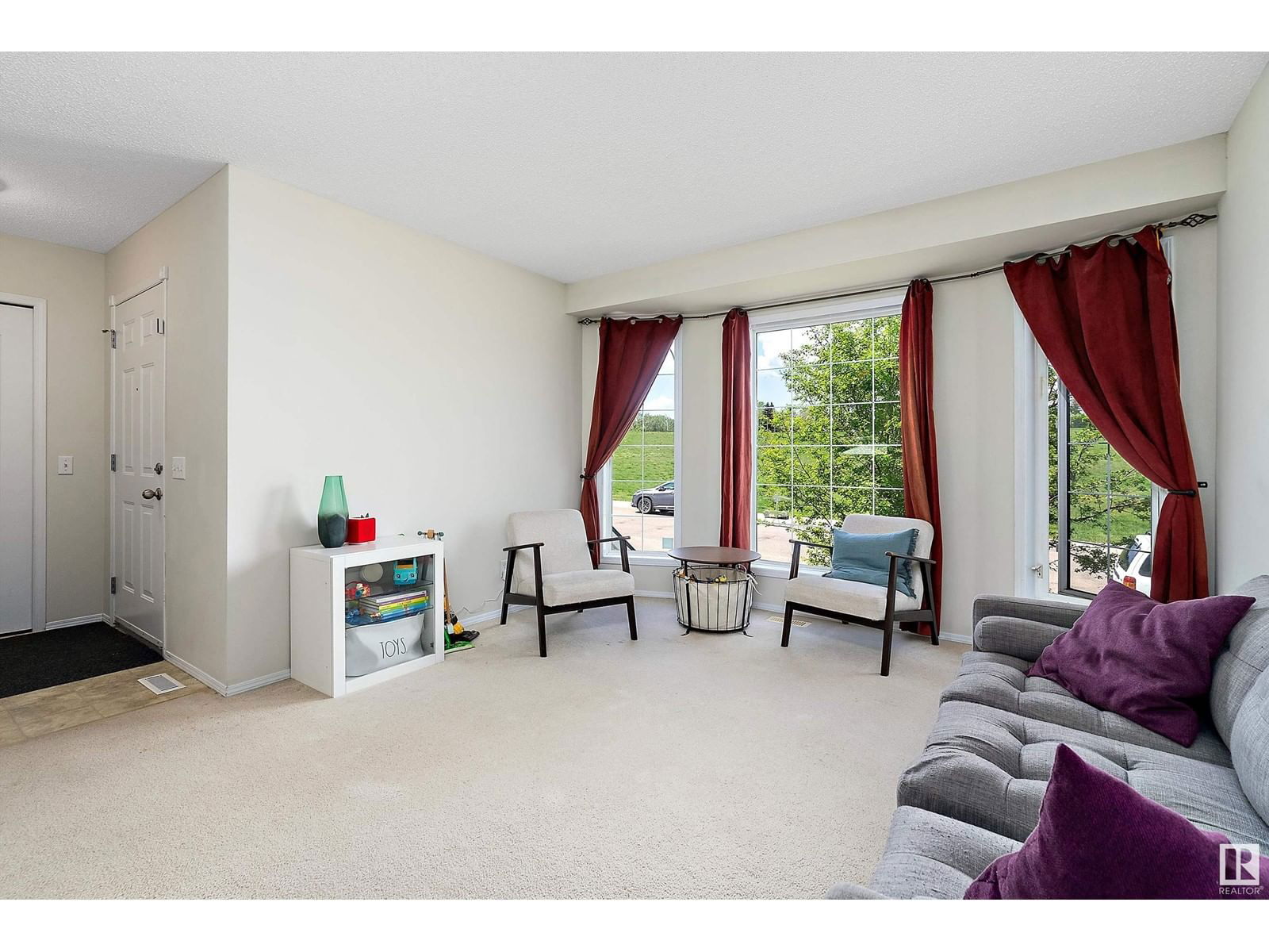 1107 Hyndman Rd Edmonton, Alberta