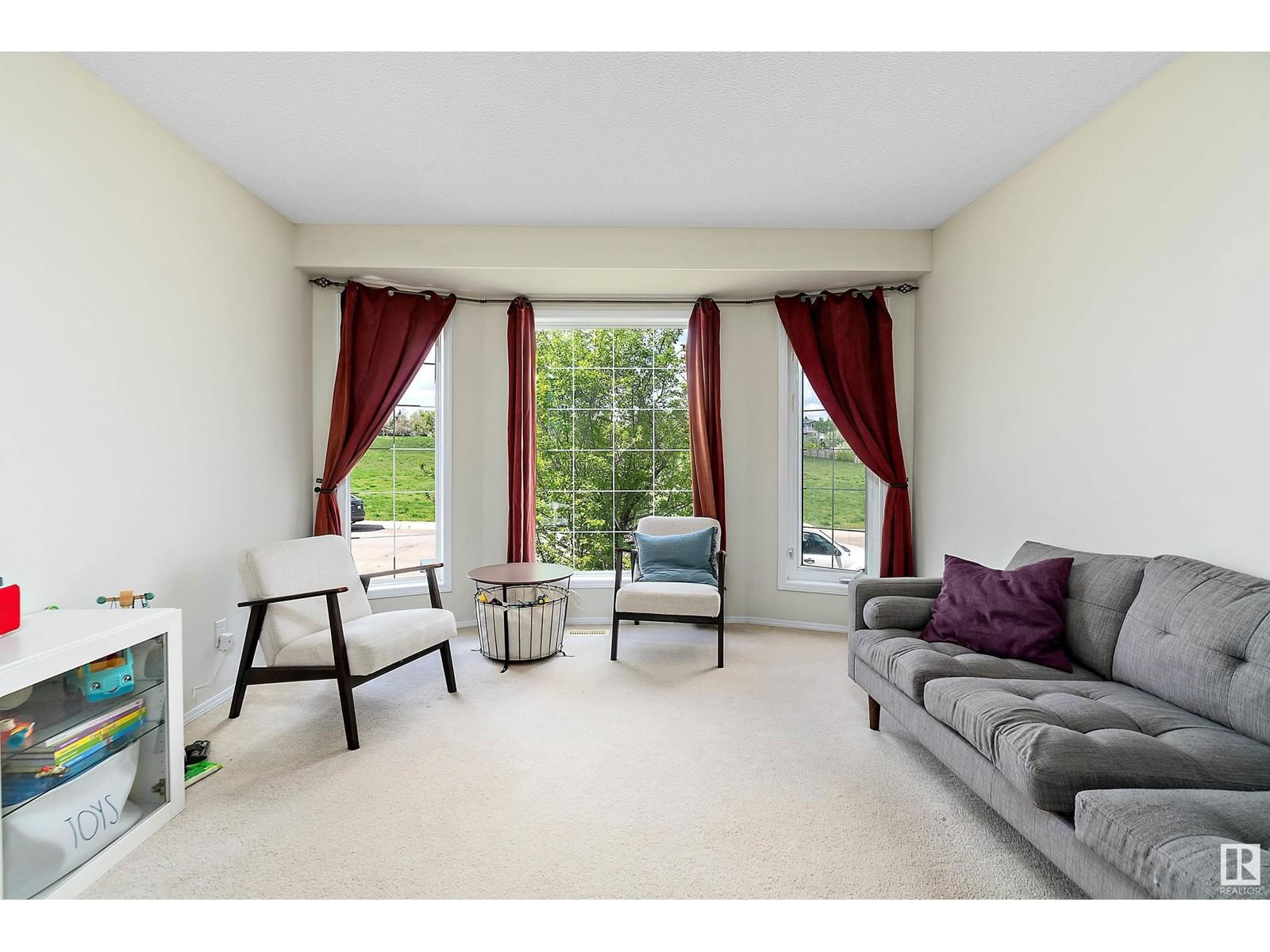 1107 Hyndman Rd Edmonton, Alberta