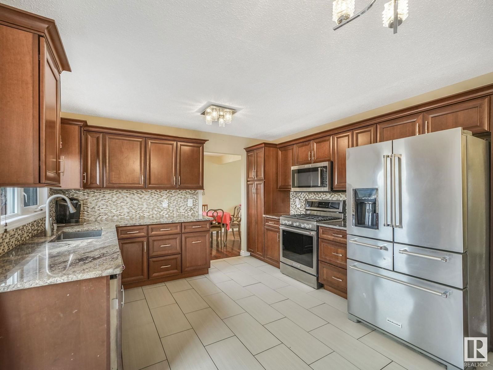 Nw - 18409 62b Av Edmonton, Alberta
