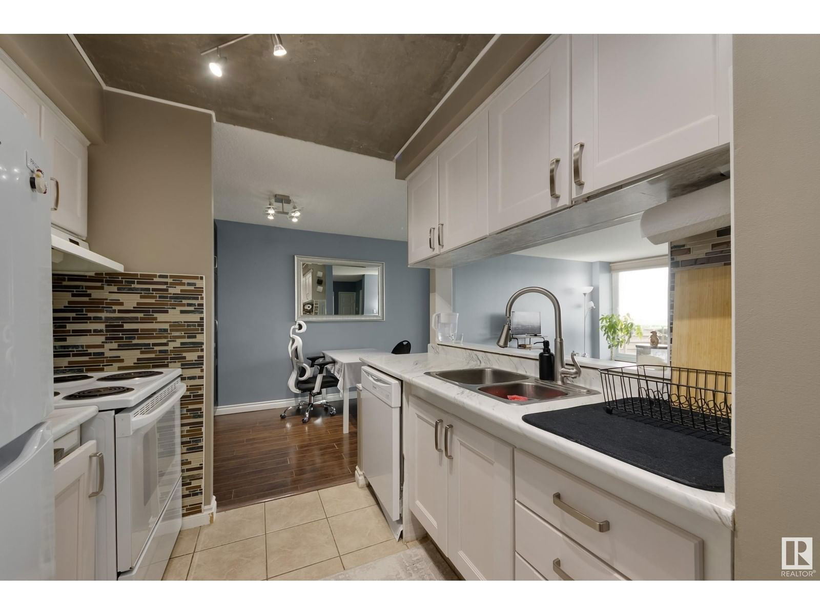 8315 - 1201 105 ST Image 8