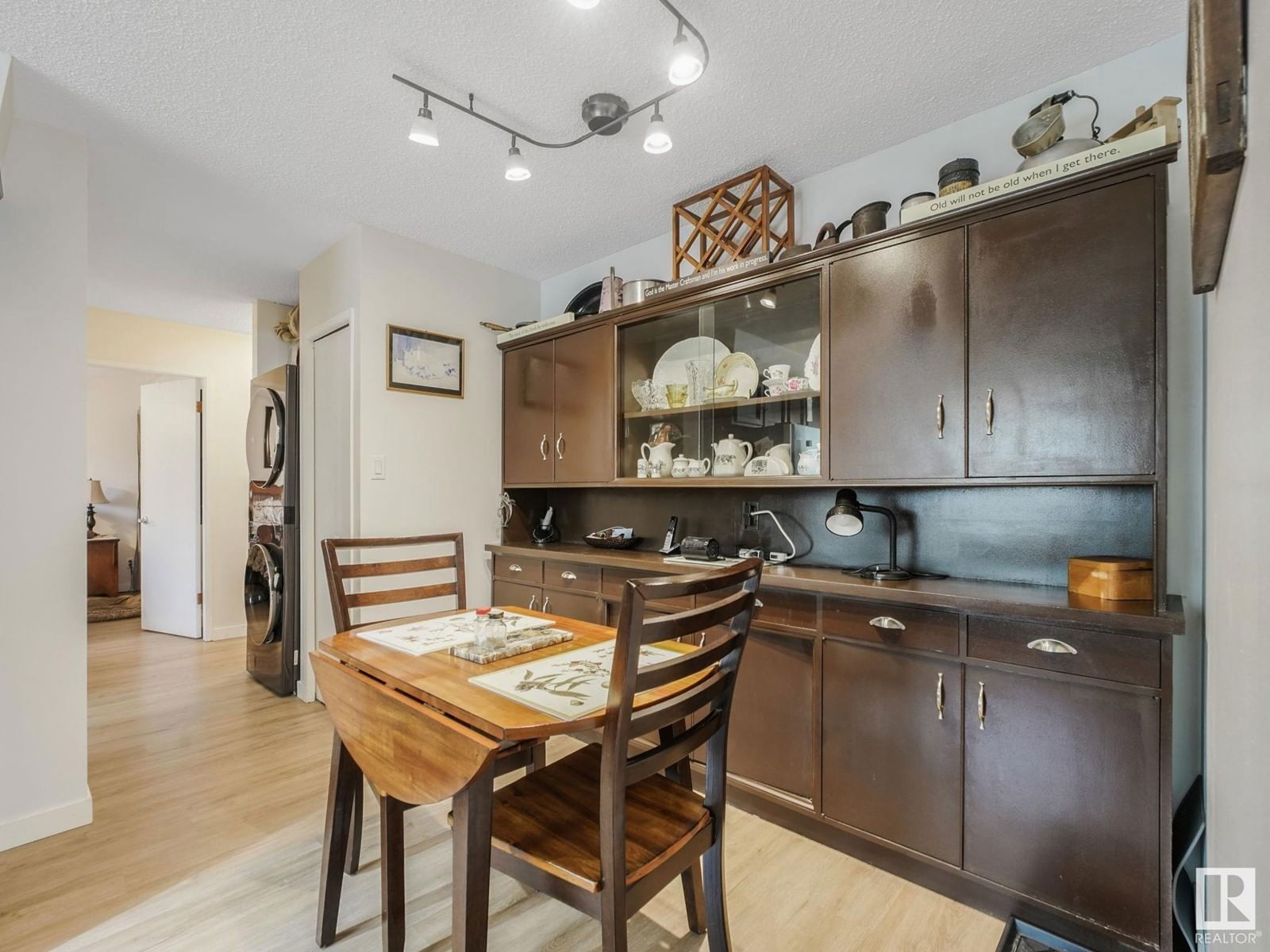 7120 39 Av Edmonton, Alberta