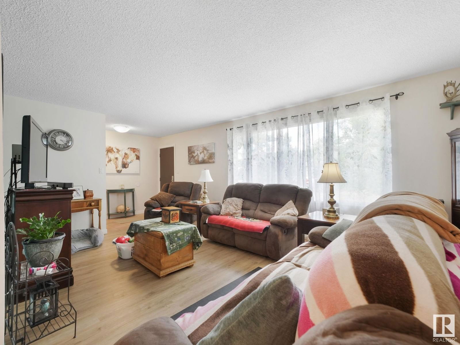 7120 39 Av Edmonton, Alberta