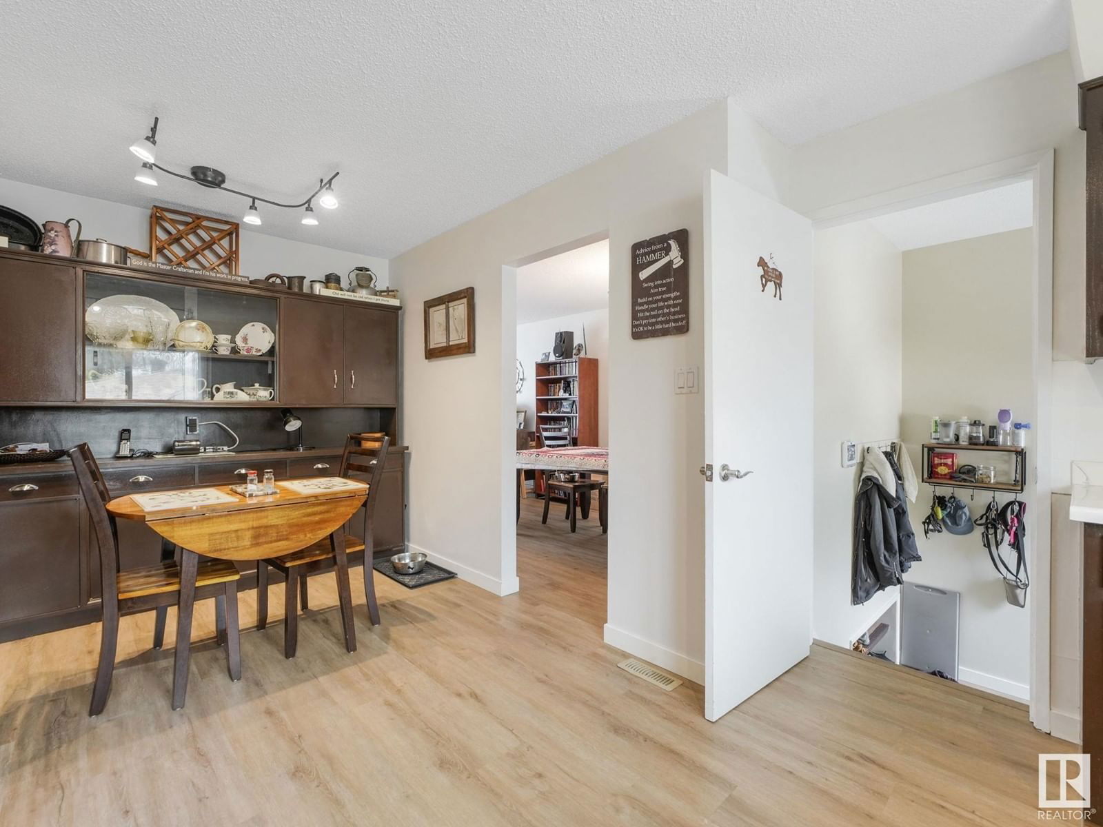 7120 39 Av Edmonton, Alberta