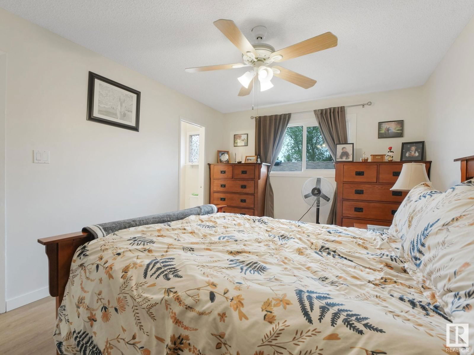 7120 39 Av Edmonton, Alberta