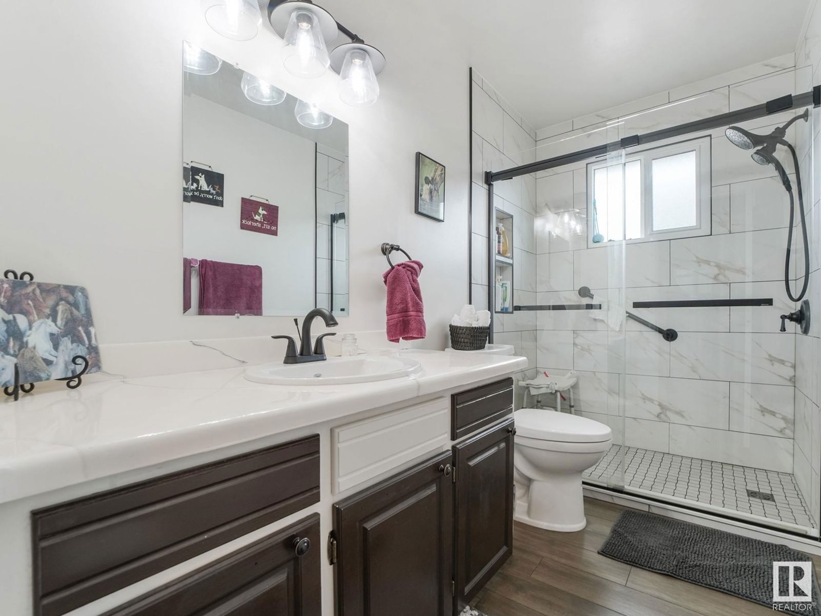 7120 39 Av Edmonton, Alberta