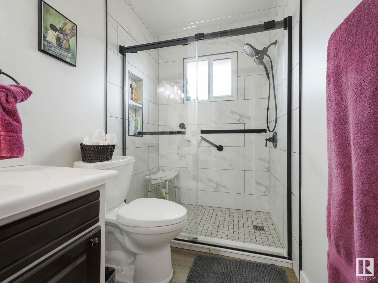 7120 39 Av Edmonton, Alberta