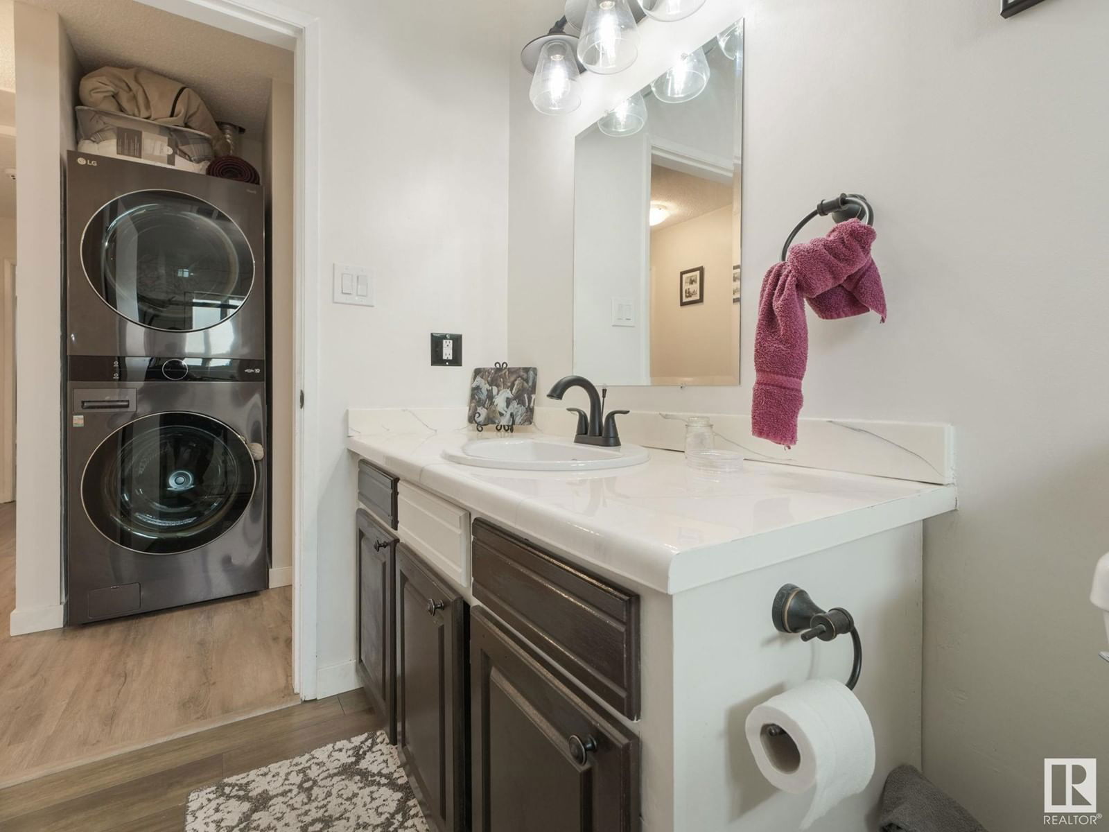 7120 39 Av Edmonton, Alberta