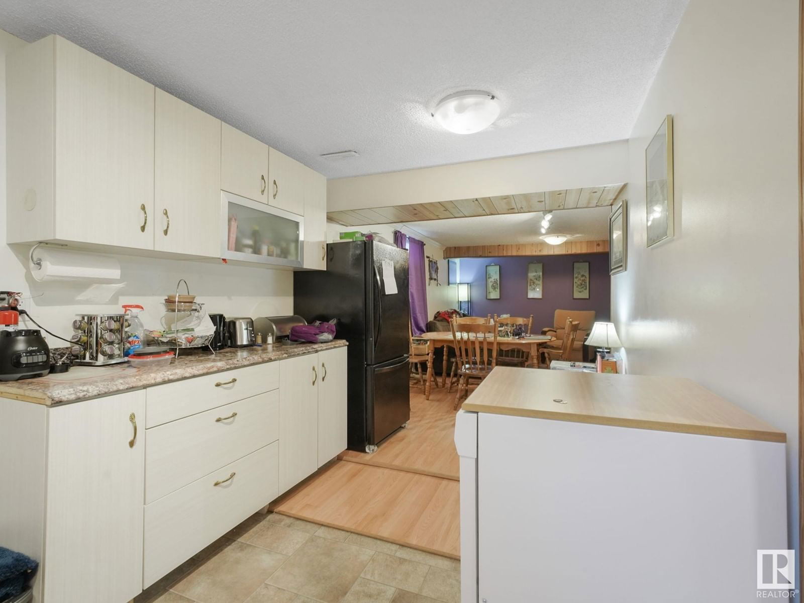7120 39 Av Edmonton, Alberta