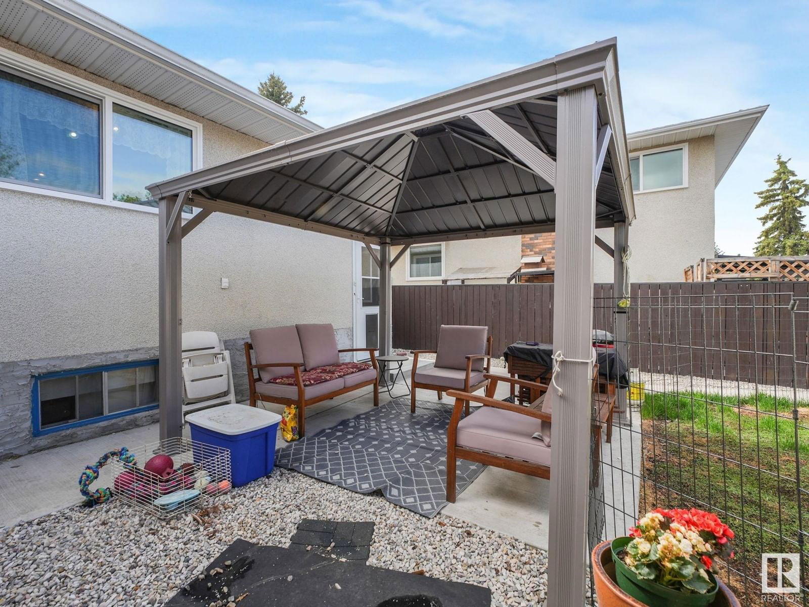7120 39 Av Edmonton, Alberta