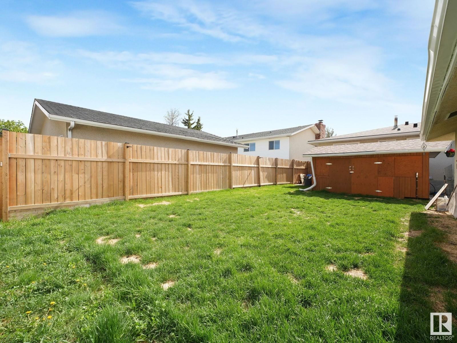 7120 39 Av Edmonton, Alberta
