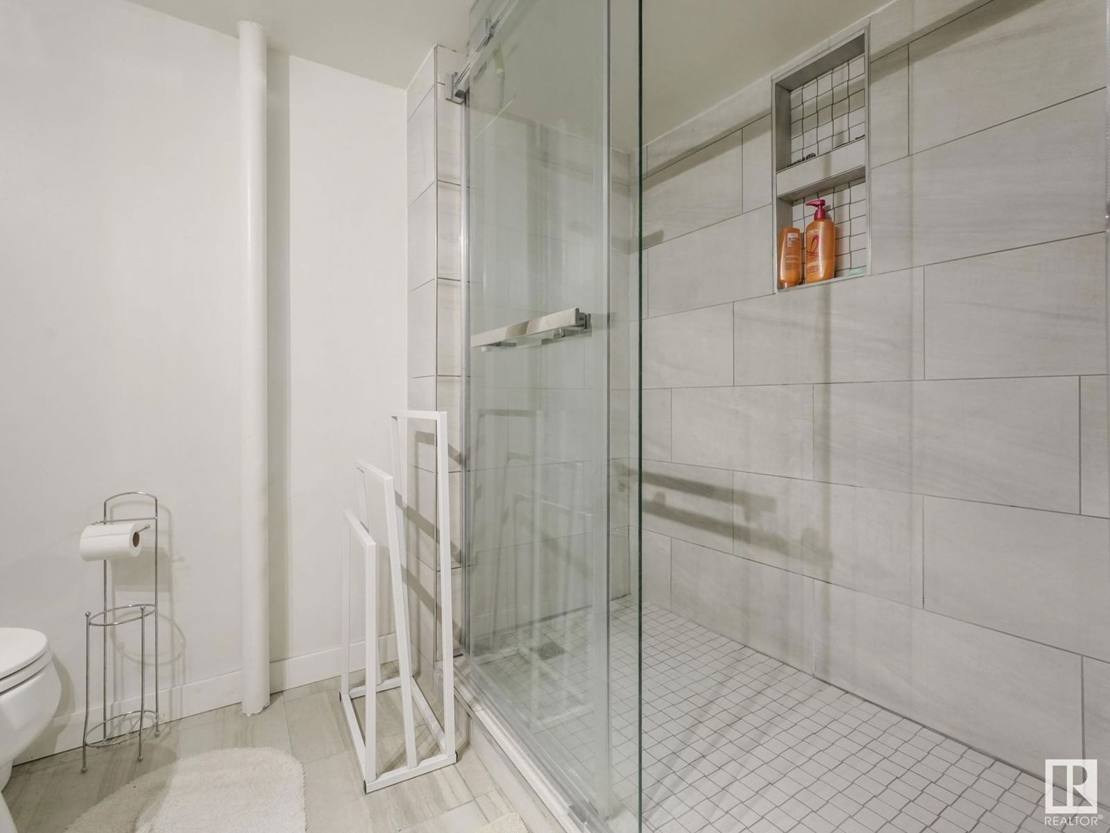 7120 39 Av Edmonton, Alberta
