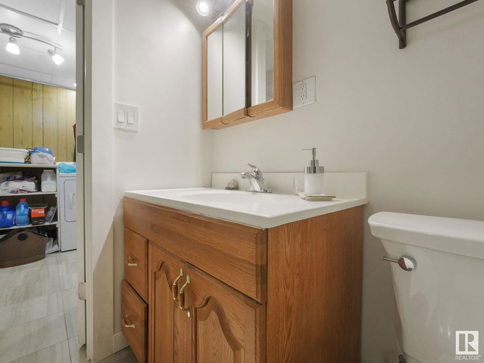 7120 39 Av Edmonton, Alberta