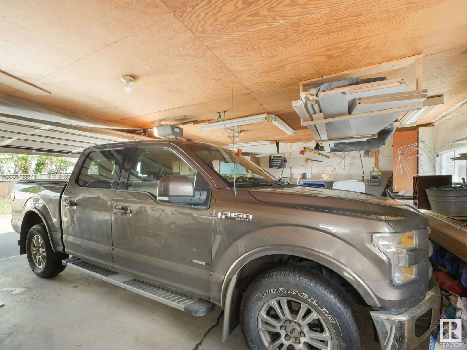 7120 39 Av Edmonton, Alberta