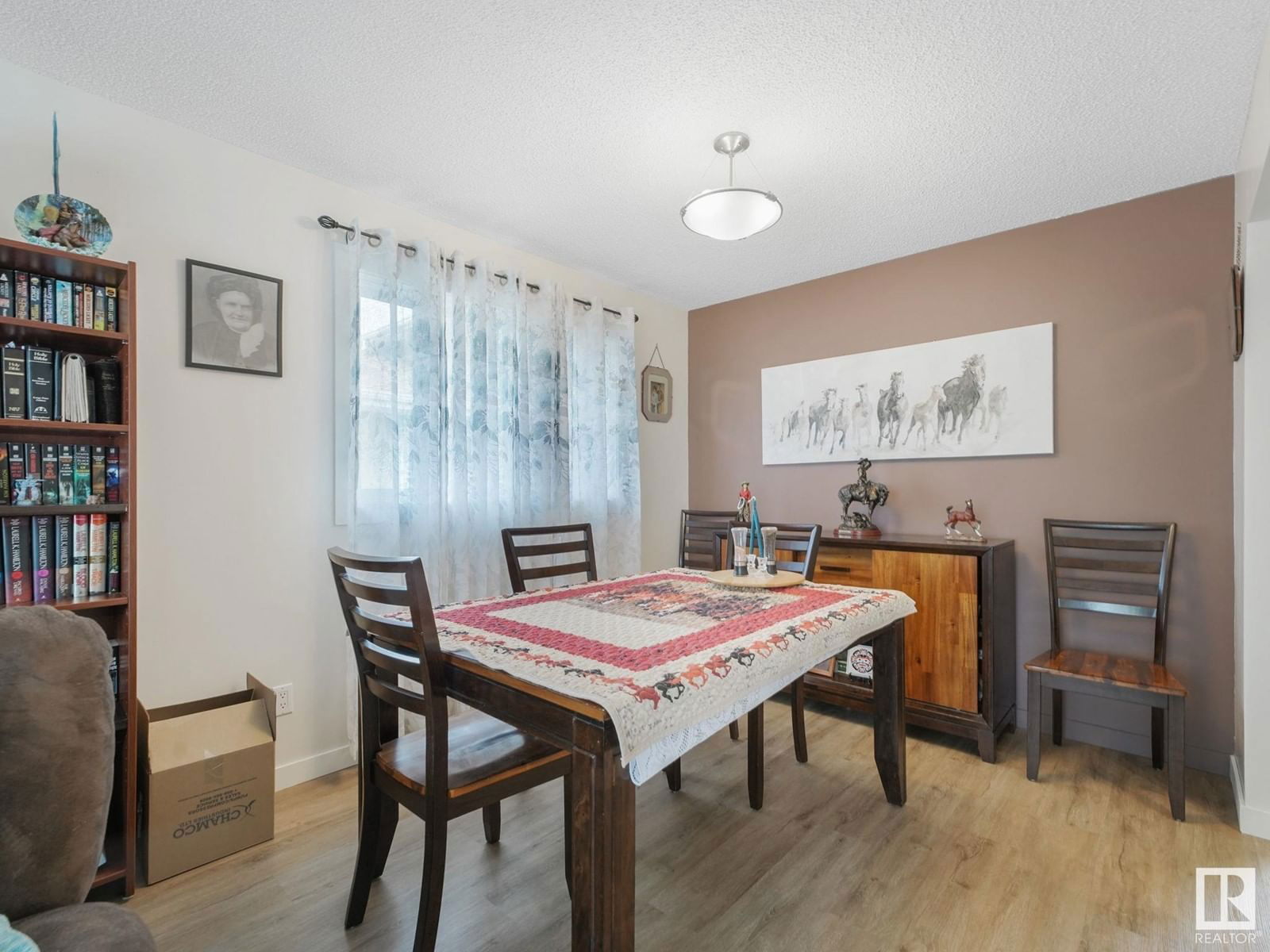 7120 39 Av Edmonton, Alberta