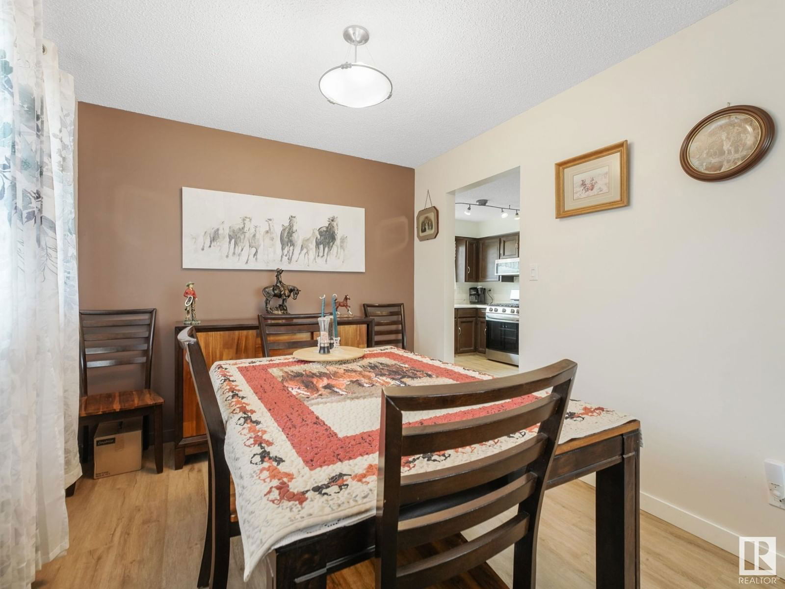 7120 39 Av Edmonton, Alberta