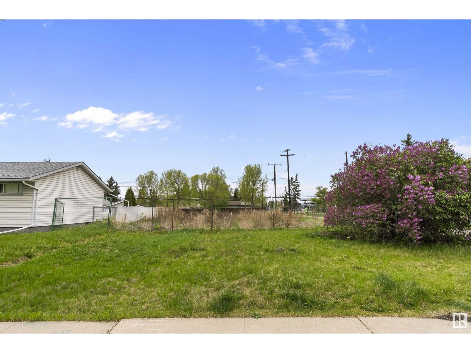 NW - 10810 156 ST Image 2