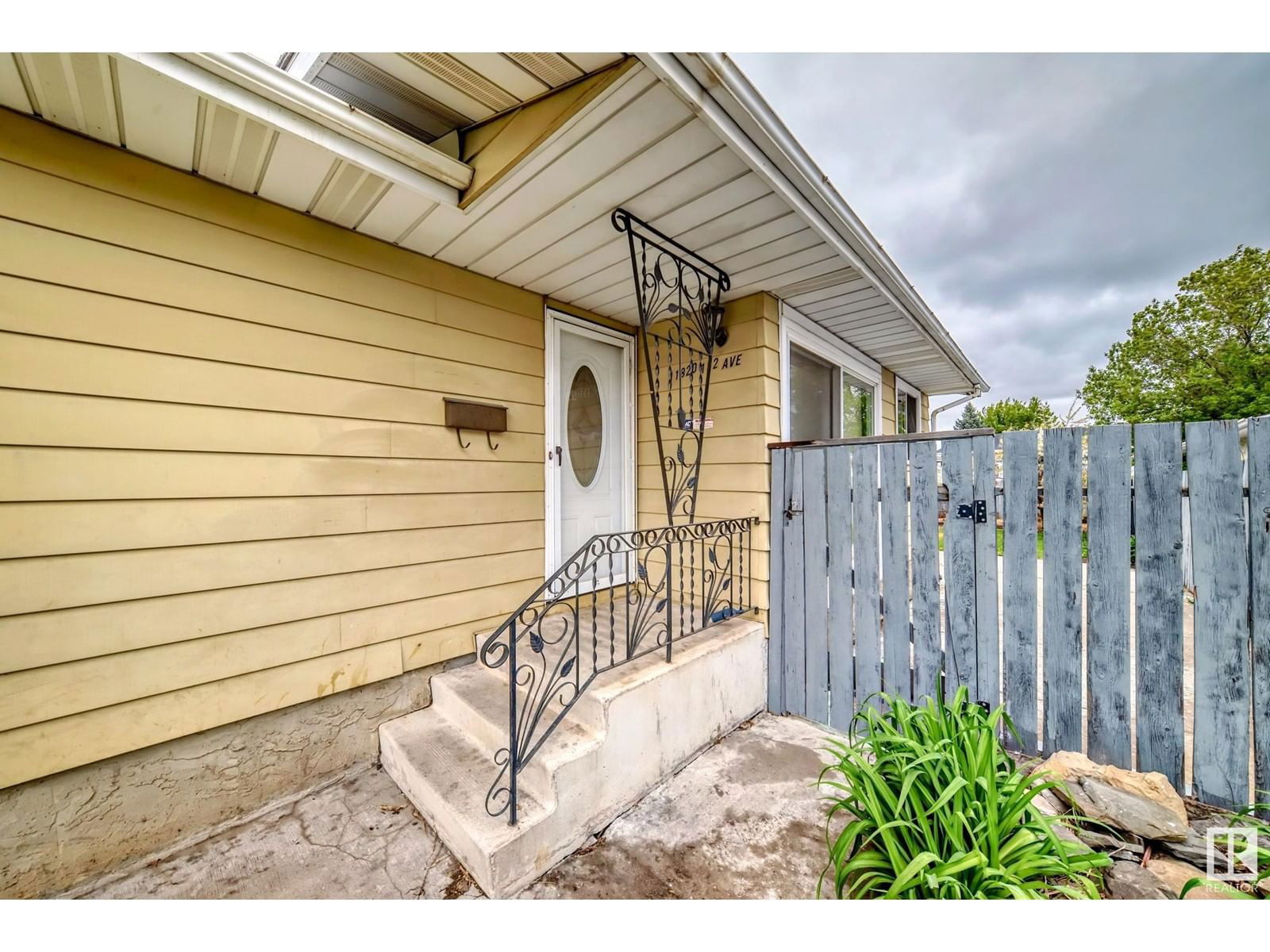 NW - 11820 152 AV Image 1
