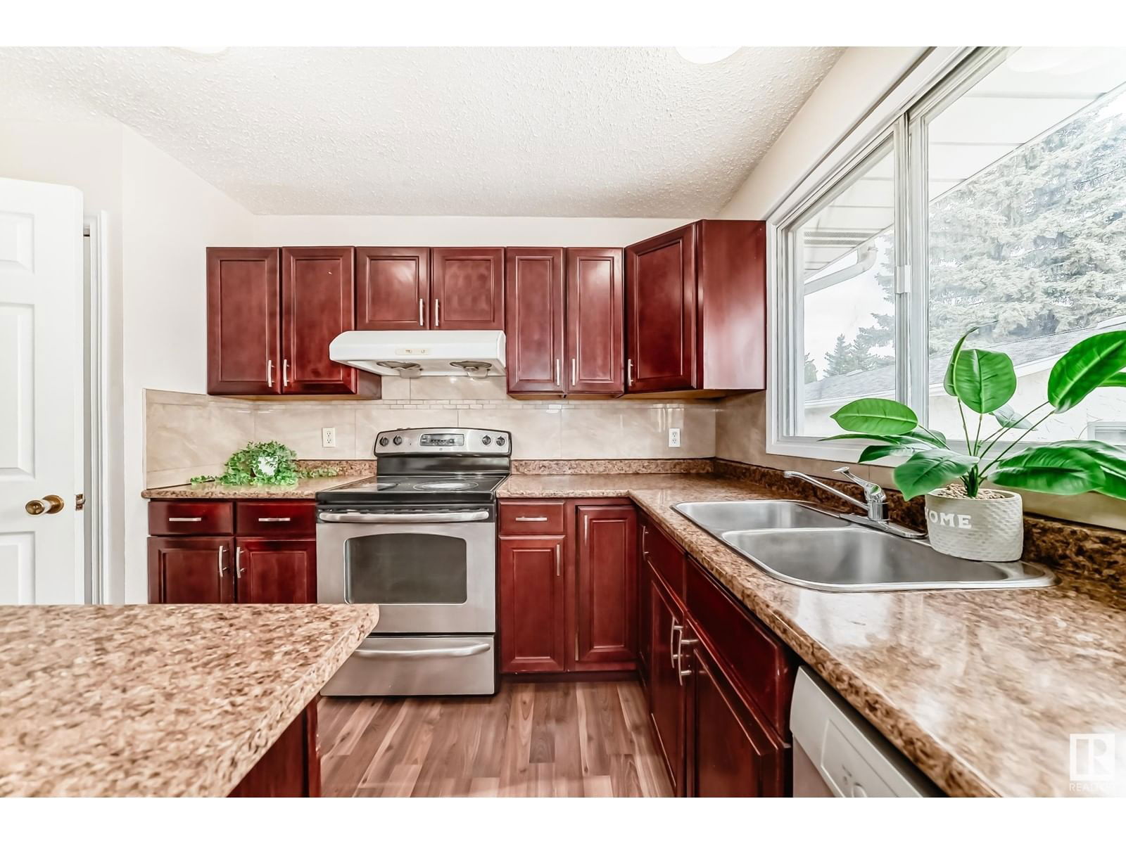 NW - 11820 152 AV Image 13