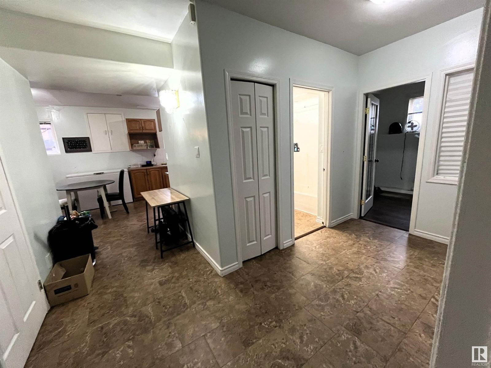 908 Jordan Cr Edmonton, Alberta