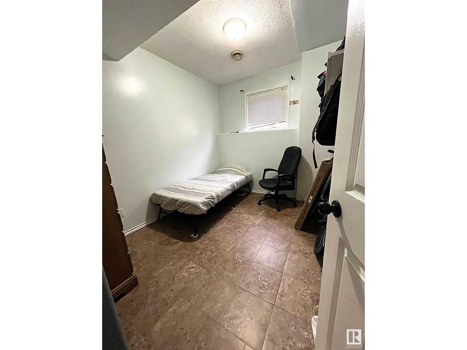 908 Jordan Cr Edmonton, Alberta