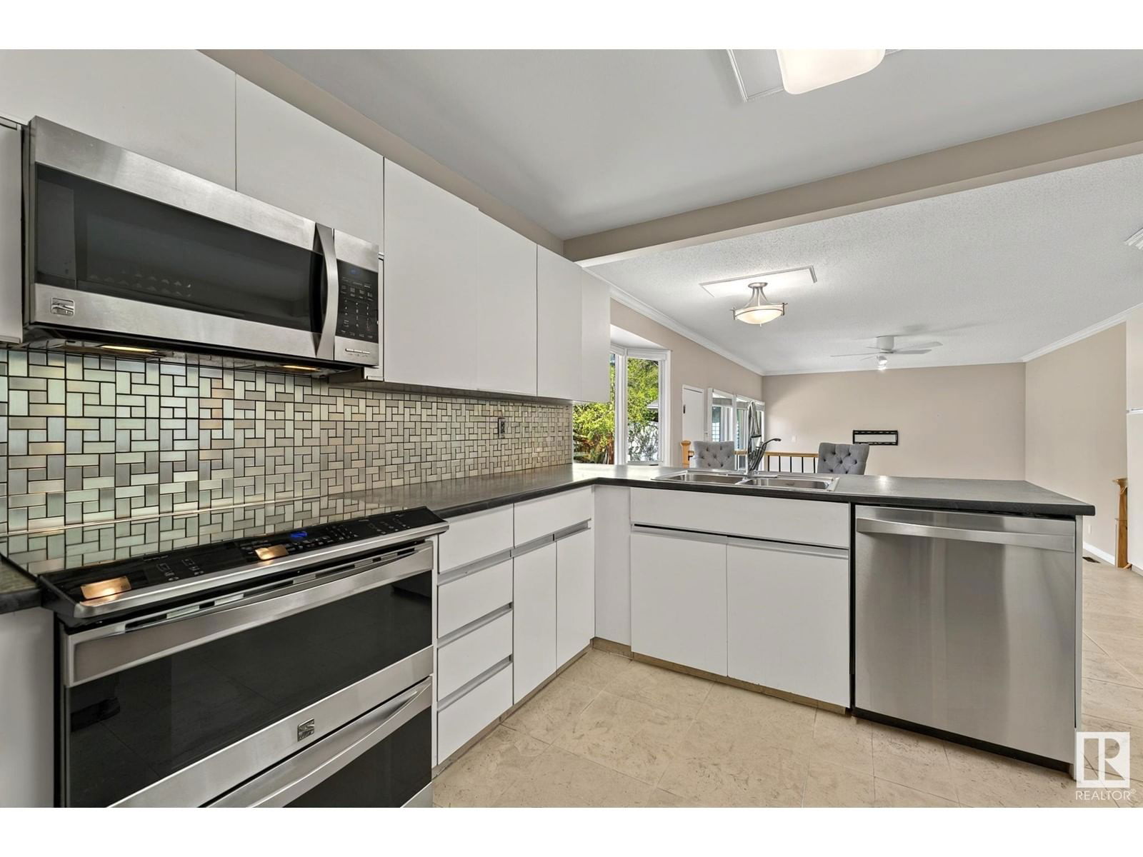 NW - 7608 143A ST Image 12
