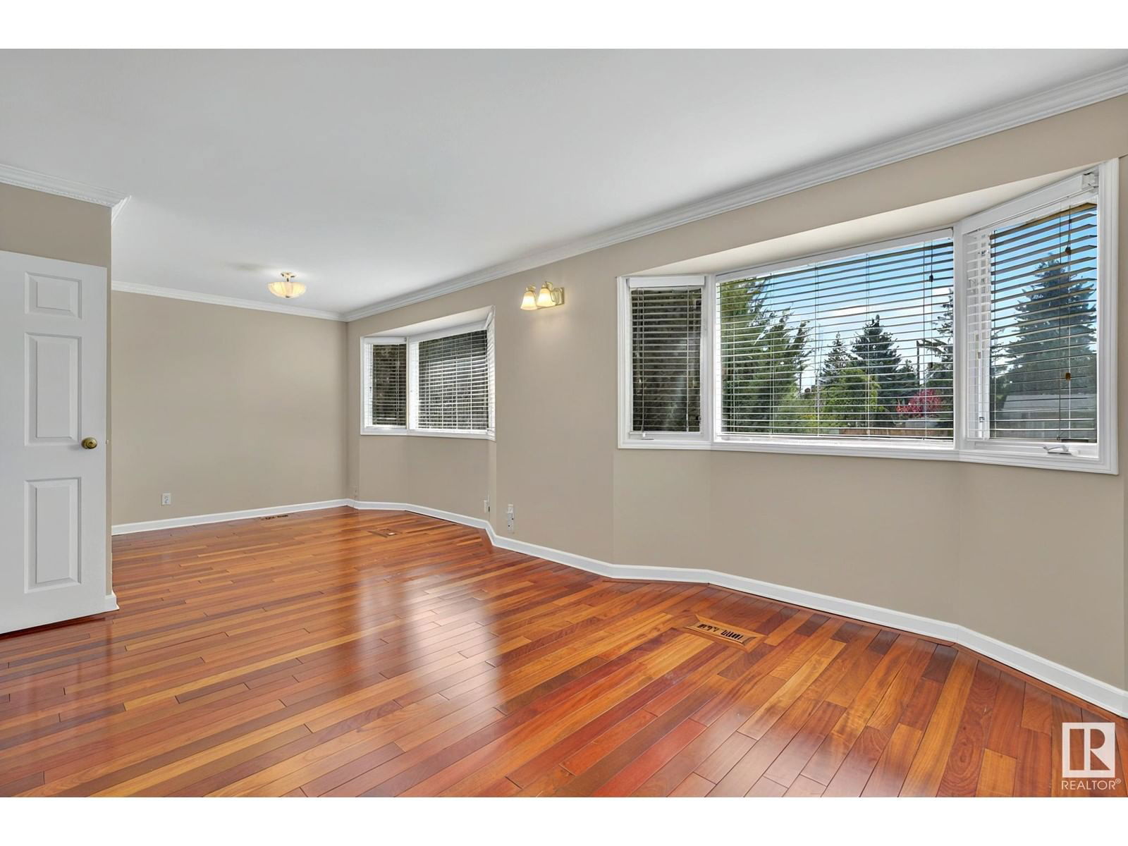 NW - 7608 143A ST Image 25