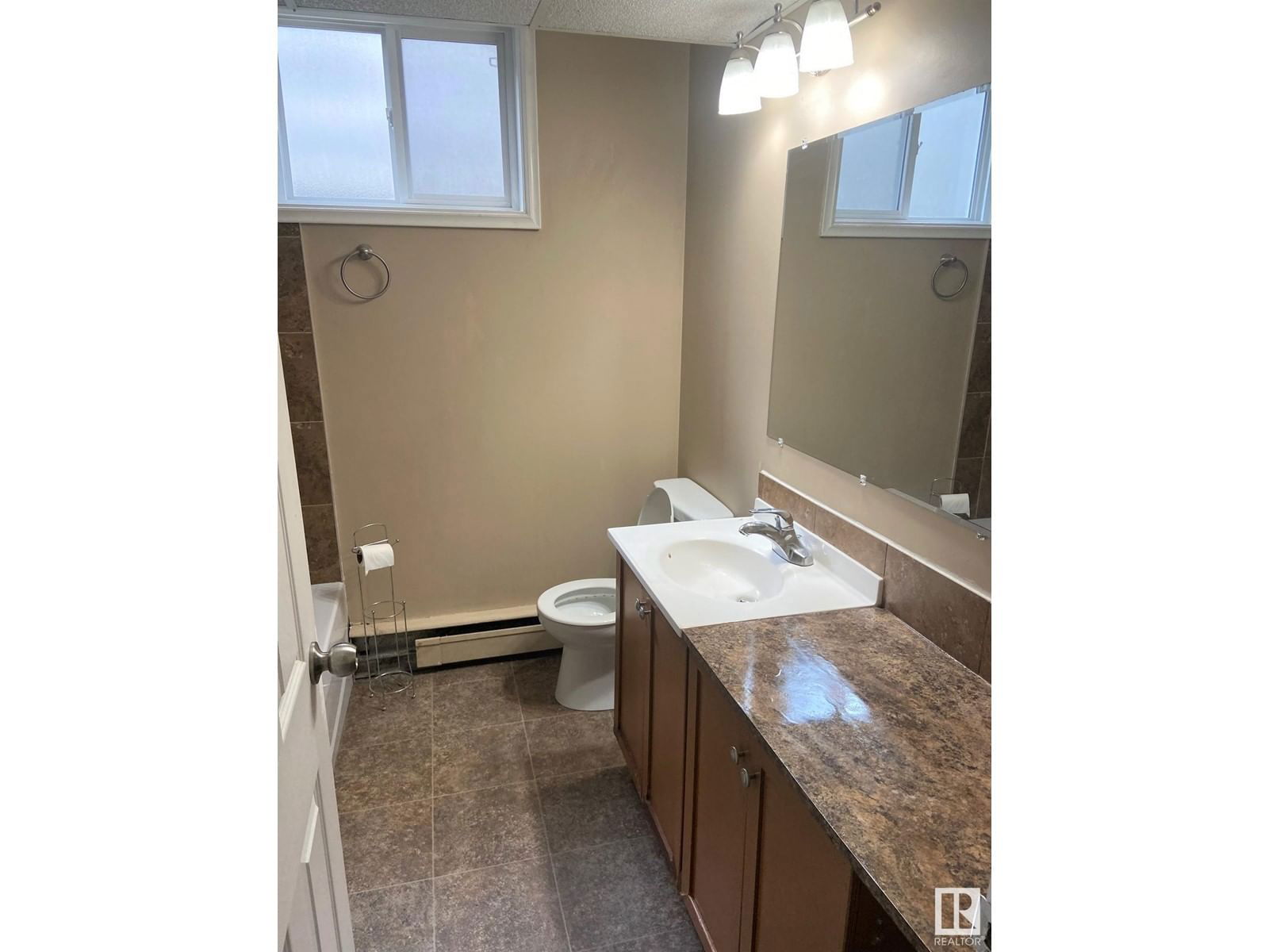 NW - 8741 152 ST Image 11