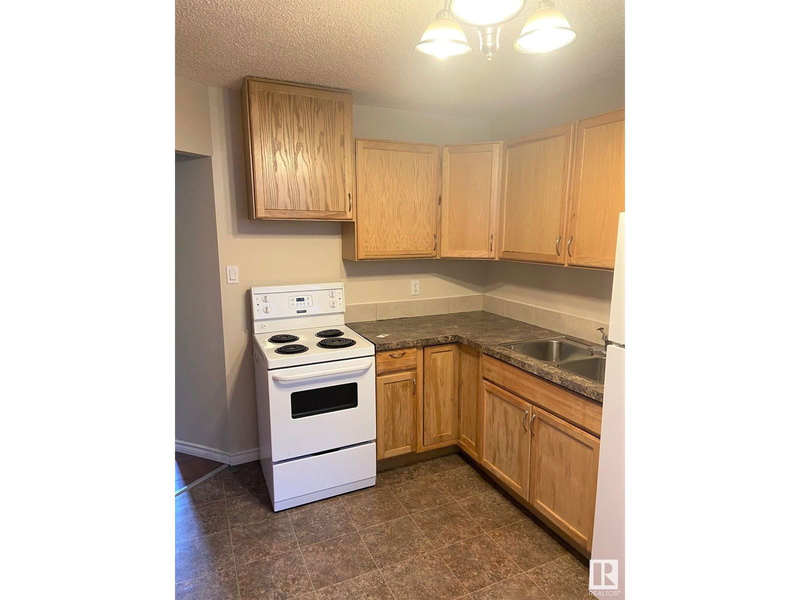 NW - 8741 152 ST Image 14