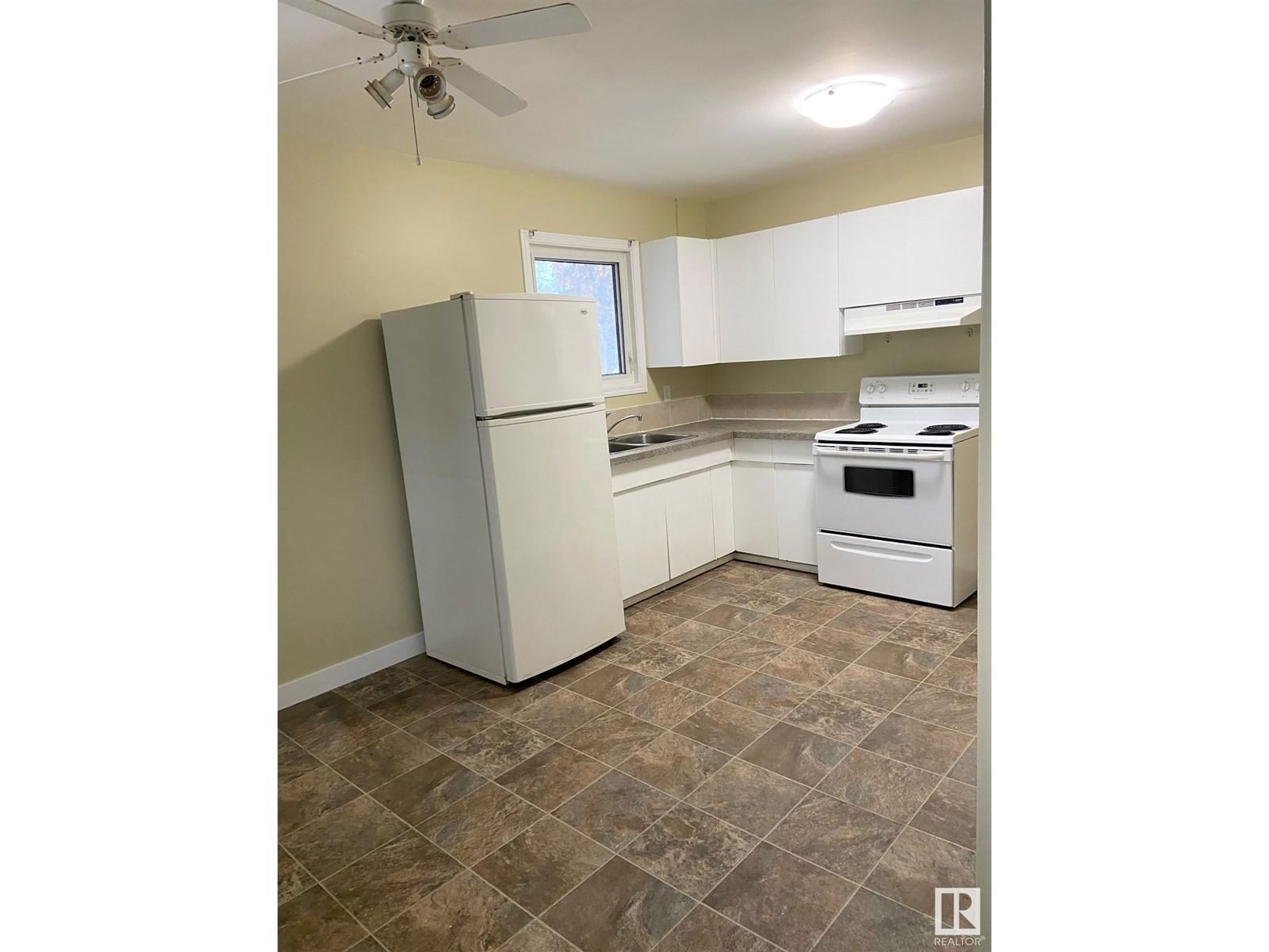 NW - 8741 152 ST Image 6