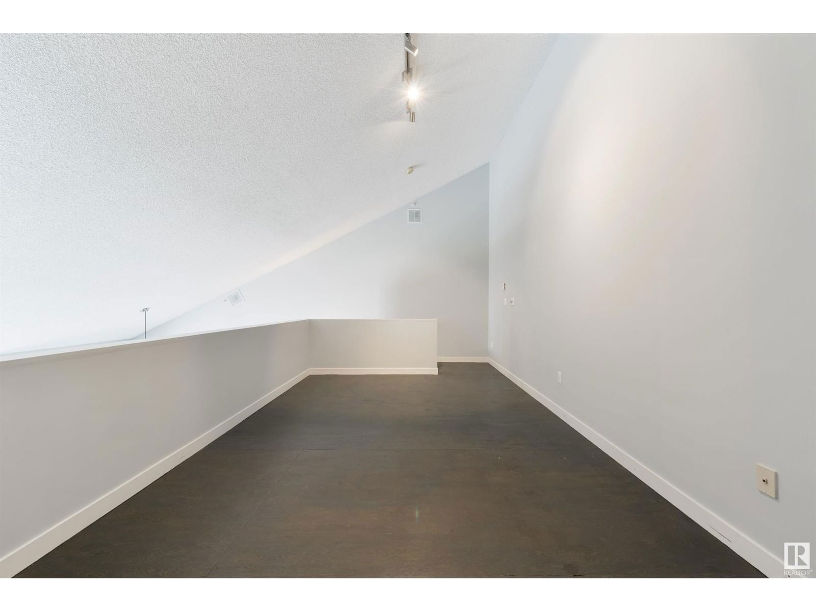 #409 - 10153 117 ST Image 18