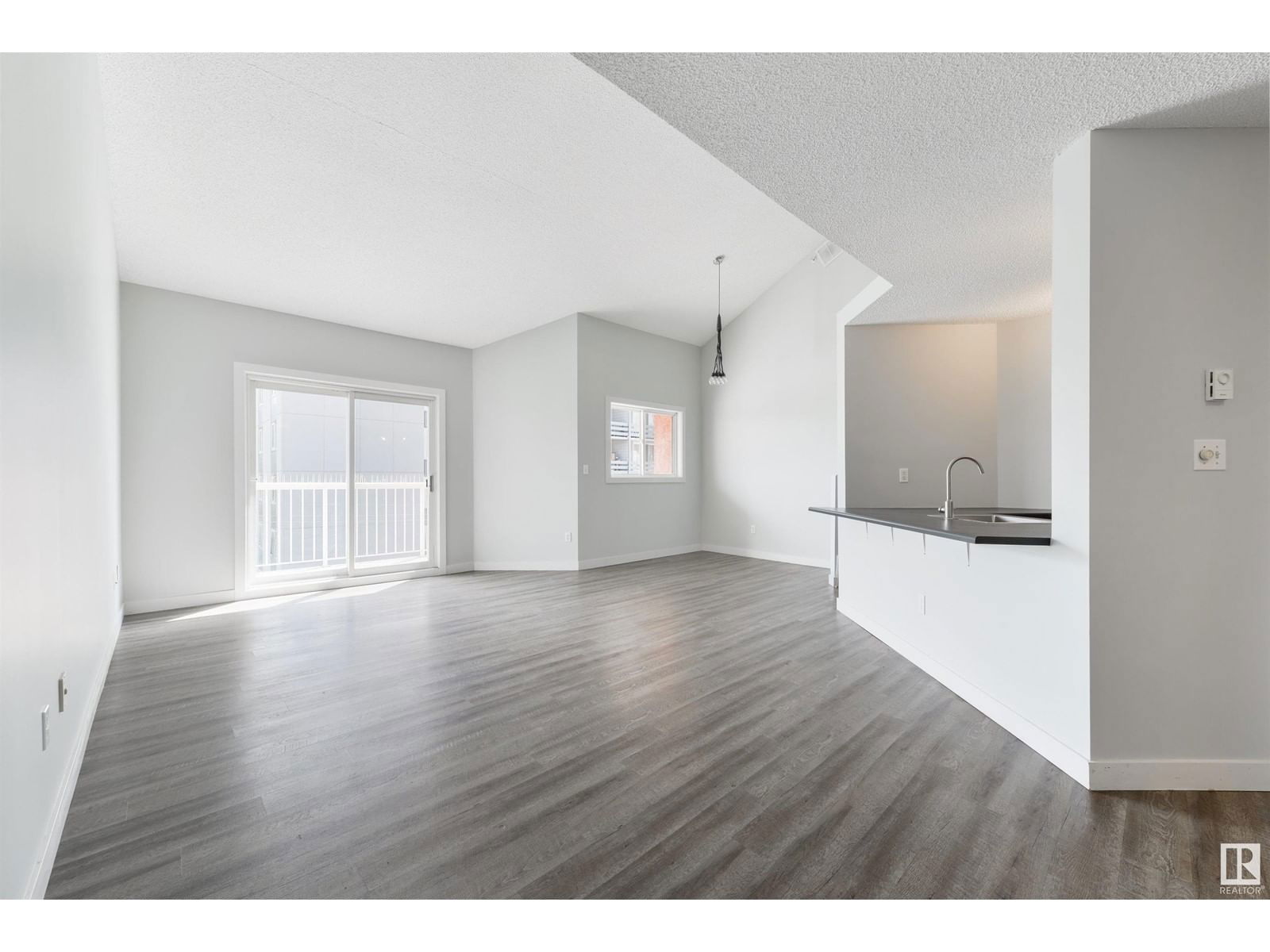 #409 - 10153 117 ST Image 3